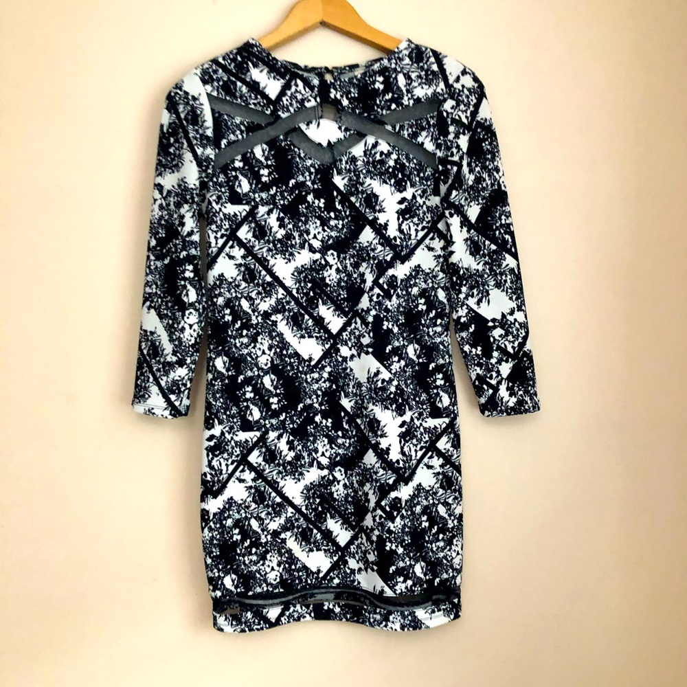 black and white long sleeve floral shift dress